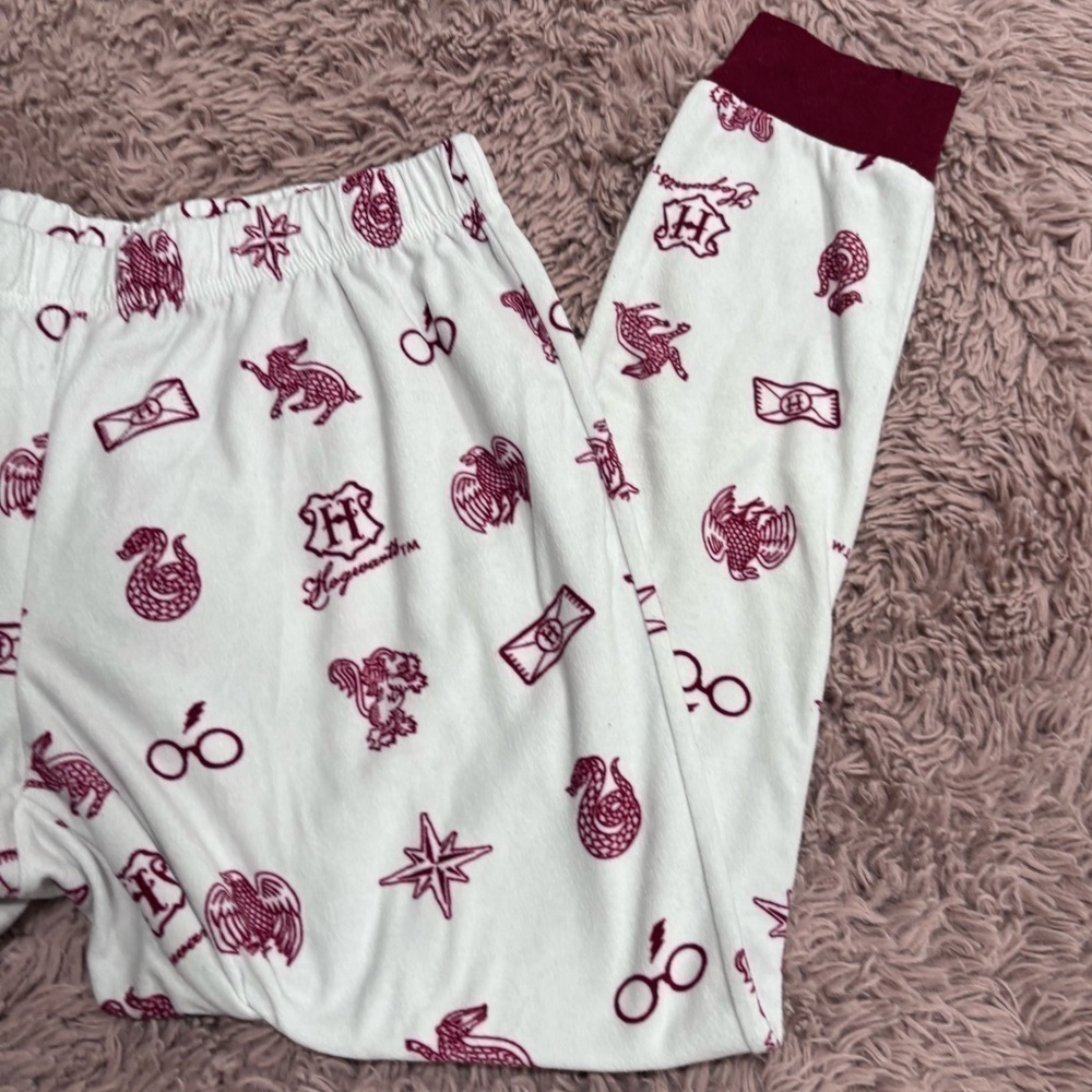 Harry Potter Women Red and White Allover Print Pajama Set - Picture 6 of 8